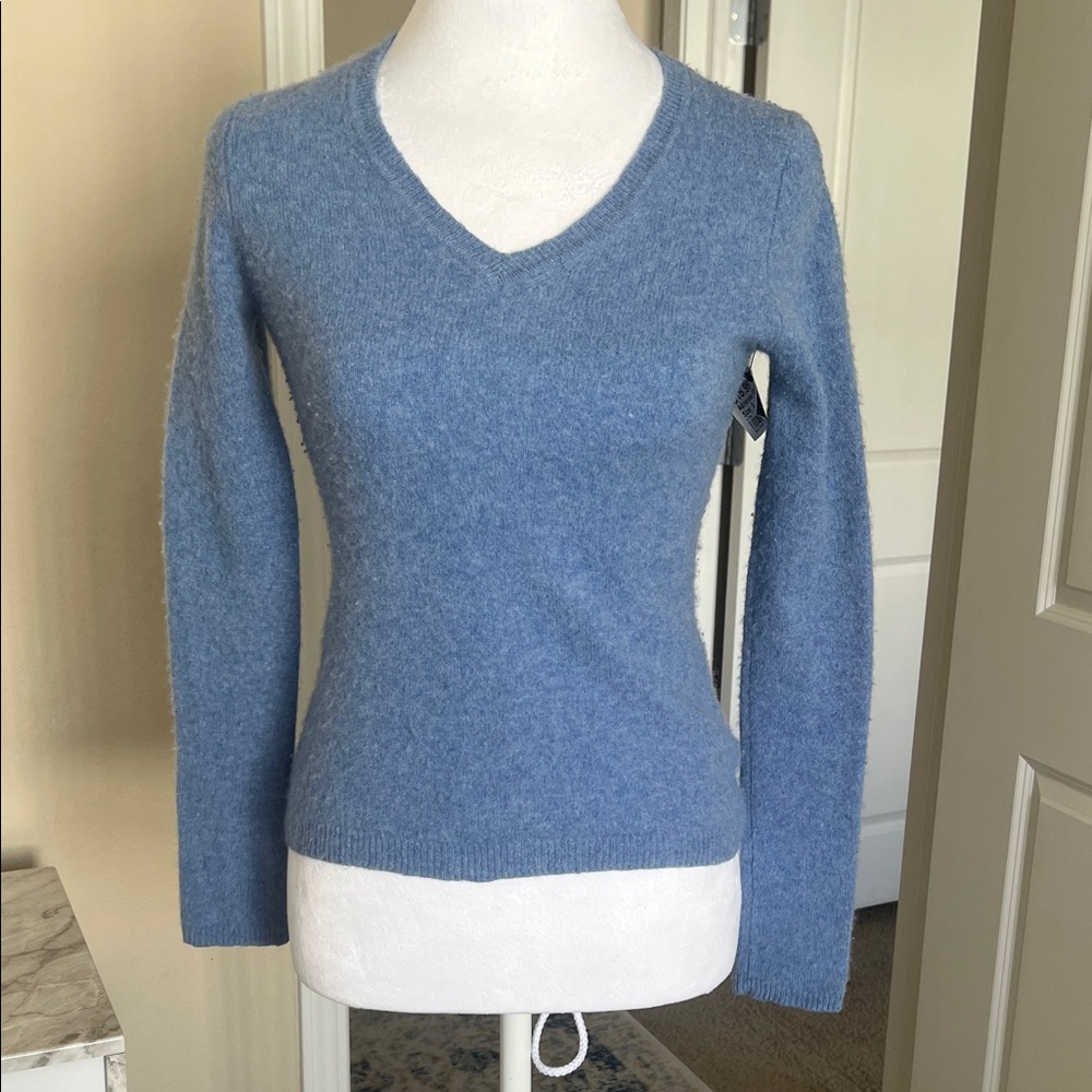 Adrienne Vittadini Cashmere Blue V-Neck Women's Sweater